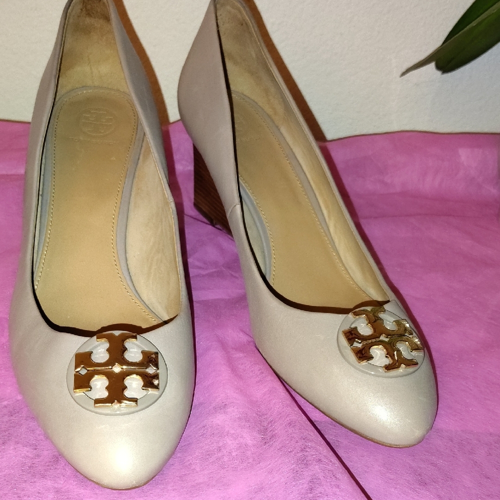 Tory Burch Cream Heels with Gold Accent